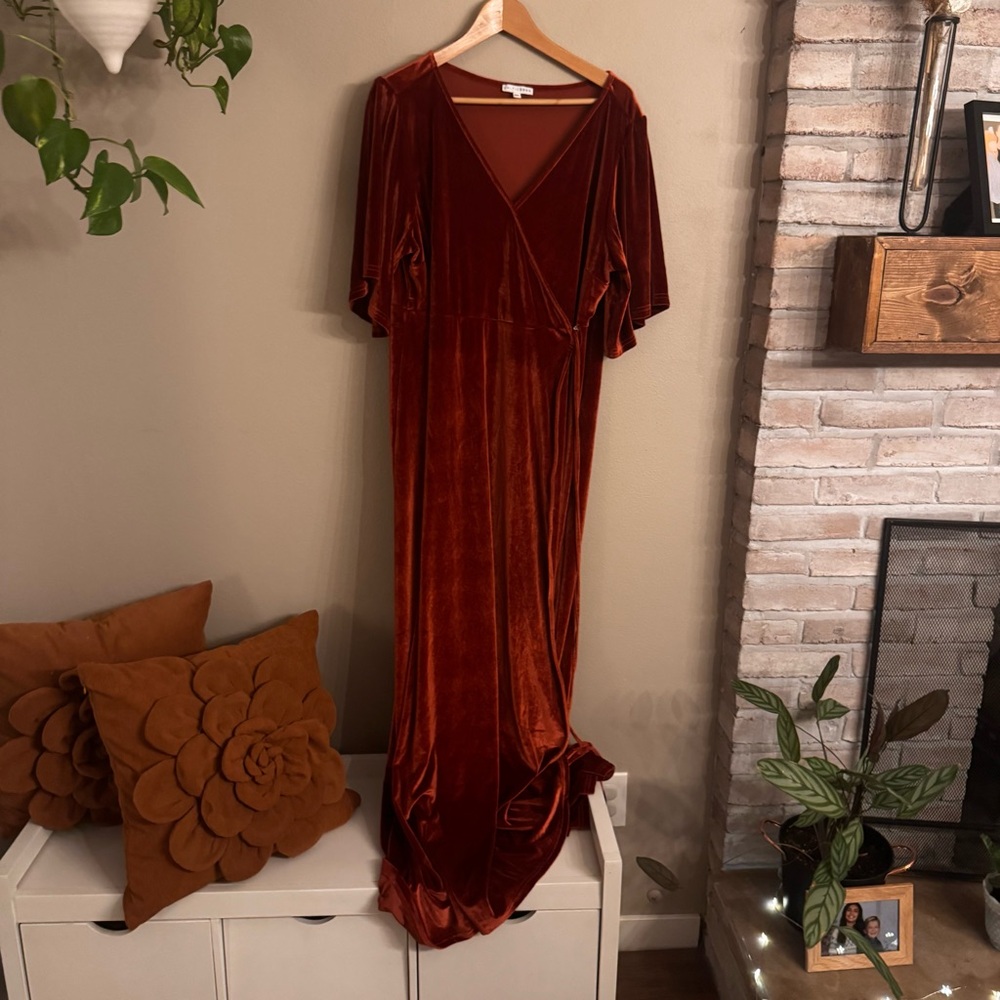 BALTIC BORN Meghan Velvet Wrap Maxi Dress - Picture 2 of 7